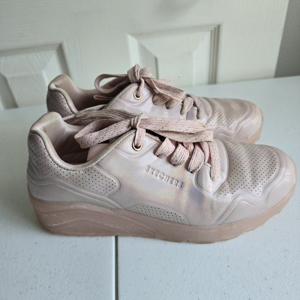 Skechers Girls Pink Sneakers Size 3.5